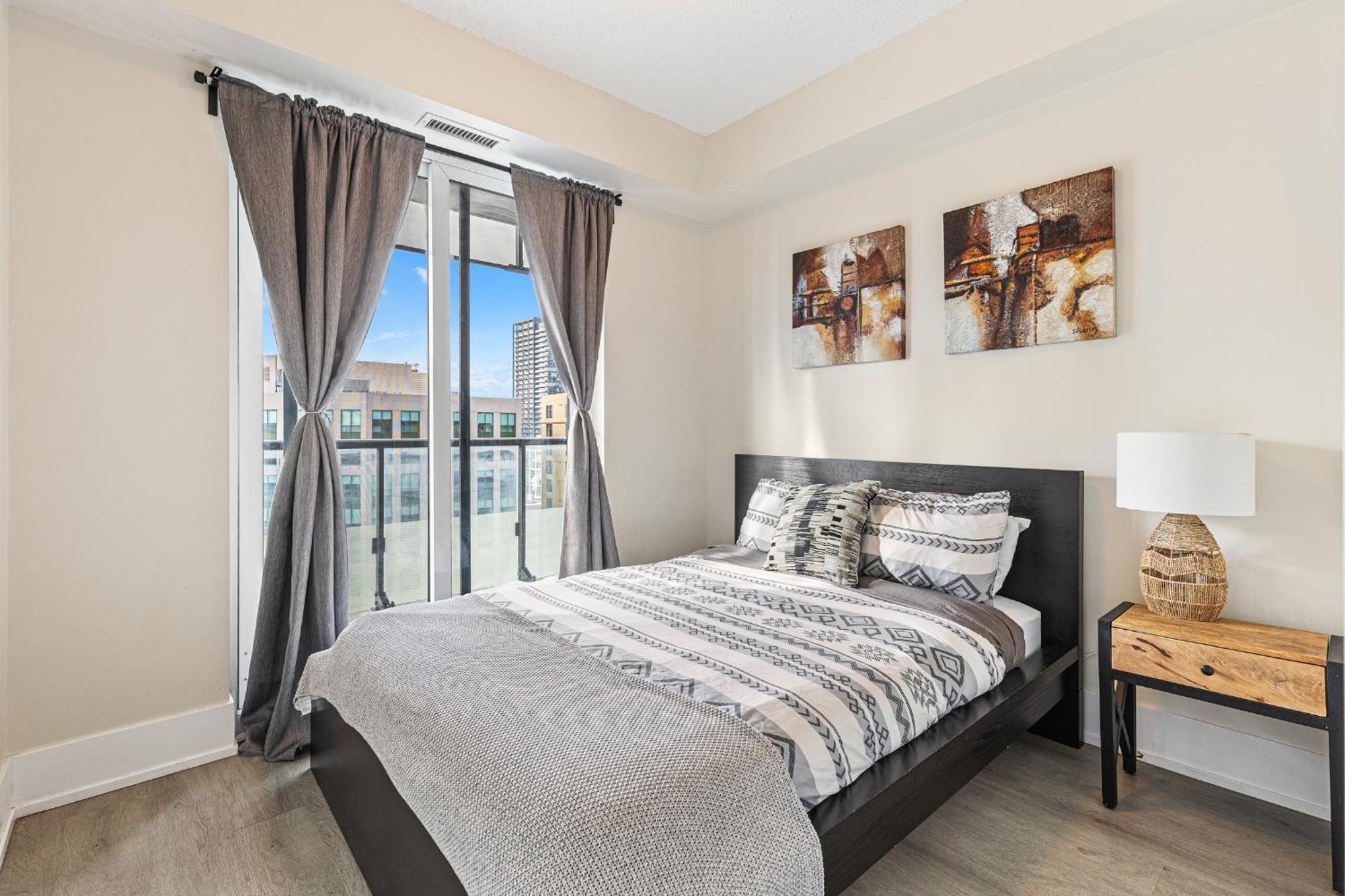3 Bedroom Beside Cn Tower With Parking Downtown Toronto Luaran gambar